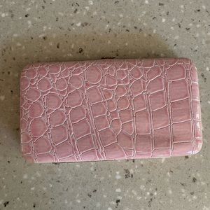 pink wallet